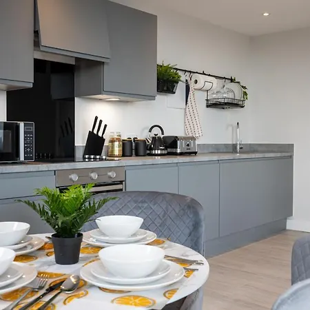 Contemporary 3 Bedrooms