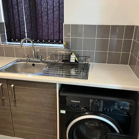 Spacious & Cosy Near Centre - Free Driveway Parking Holiday home *