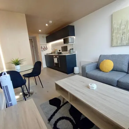 アパート 1 Bedroom Duplex In