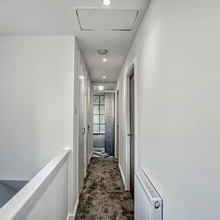 Nyaraló Pass The Keys Modern 3 Bed House Near Etihad Stadium *