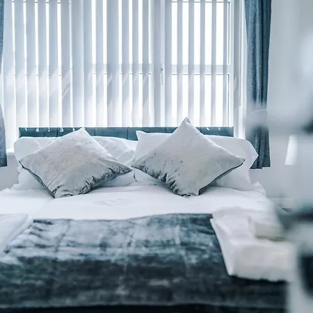 Apartment Cozy Away From In Manchester. *