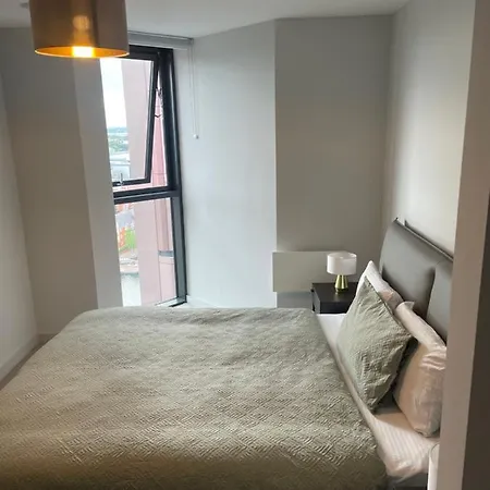Luxury 2 Bedroom Waterside View Greater Διαμέρισμα *