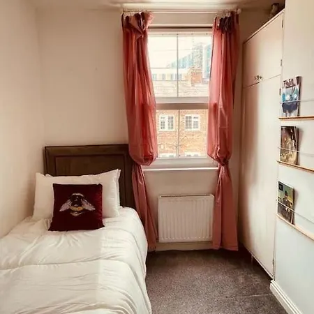 Unique Centre Villa Manchester