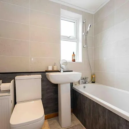 Feriehus Salford Central 3 Bed - Free Parking