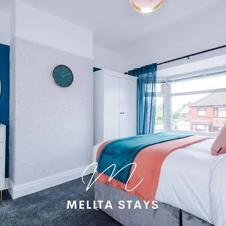 Stylish 3 Bedroom With Parking And Large Garden, Hotel Manchester