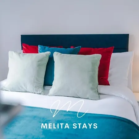 Hotel Stylish 3 Bedroom With Parking And Large Garden, Manchester