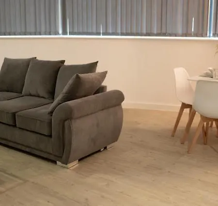Stunning 2bedroom Apartment