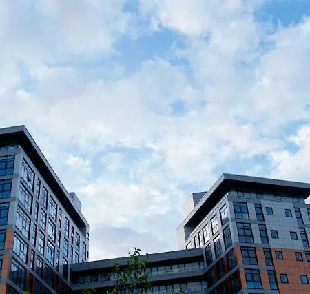 Stunning 2bedroom Apartment *