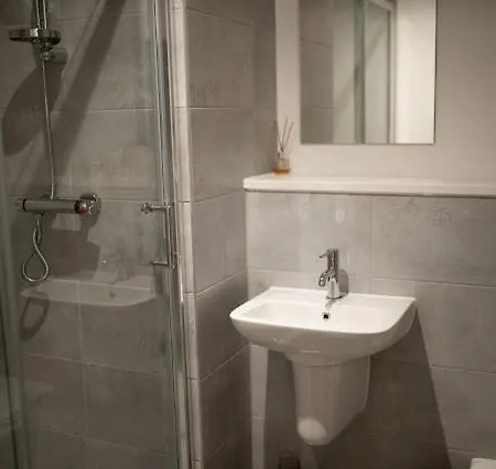Stunning 2bedroom *