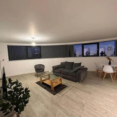 Stunning 2bedroom Apartment