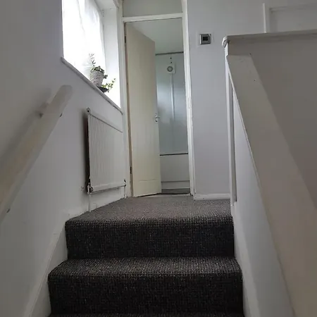 4 Mereside Walk بيت ضيافة *