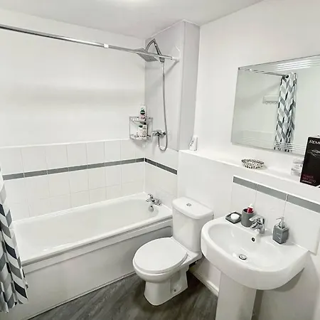 Cityfront Modern Apt near Centre/etihad, Free Parking מנצ'סטר