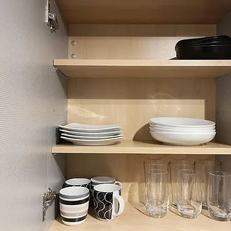 Cityfront Modern Apt near Centre/etihad, Free Parking *