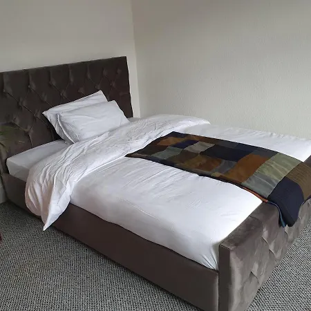 Quirky And Spacious 4 Bed Victorian House Homestay