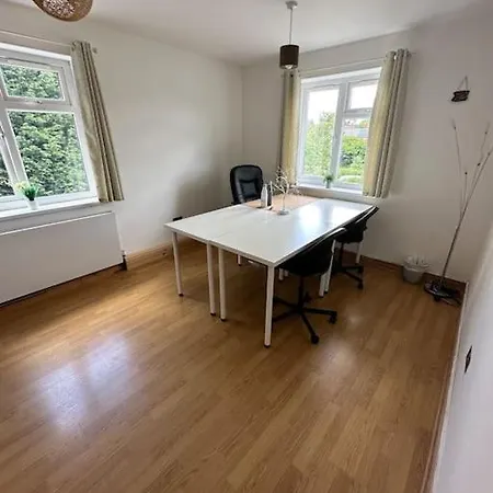 Hébergement de vacances 4 Bedroom Luxury - Knights Living *