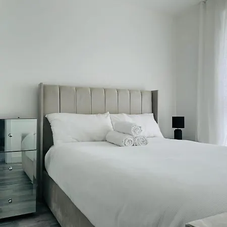 Δωμάτια σε οικογενειακή κατοικία Stylish New Built Double Bed *