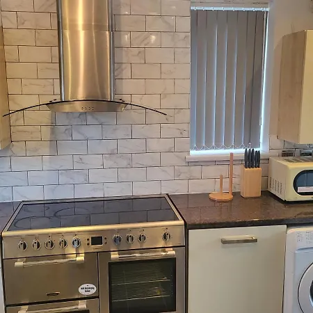 Spacious & Cosy In Apartment Manchester