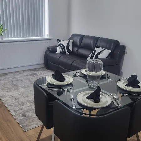 Spacious & Cosy In Apartment *