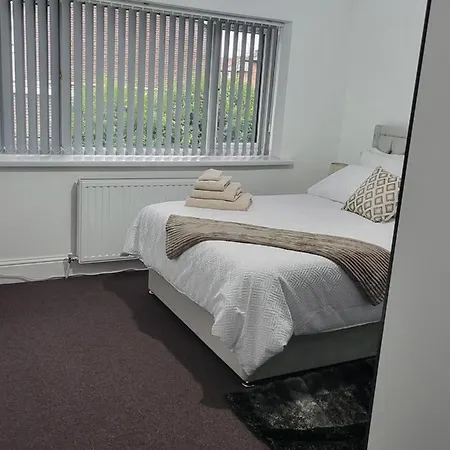 Spacious & Cosy In Apartment