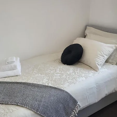 Spacious & Cosy In Apartment Manchester