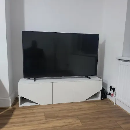 Spacious & Cosy In Apartment *
