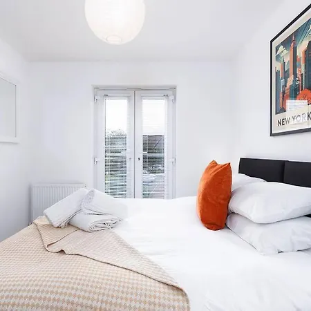 Дом отдыха 6 Beds 3 Bathroom House Close To Mcr City Centre