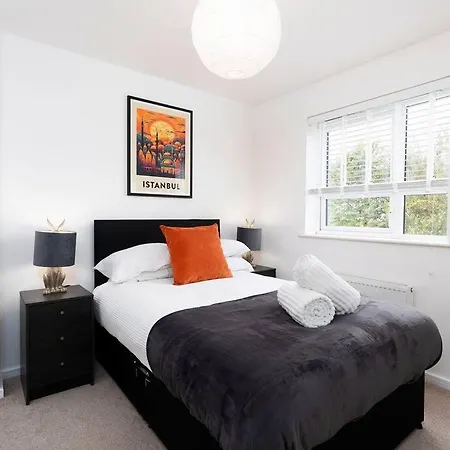 6 Beds 3 Bathroom House Close To Mcr City Centre Манчестер