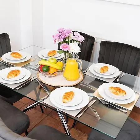 Дом отдыха 6 Beds 3 Bathroom House Close To Mcr City Centre