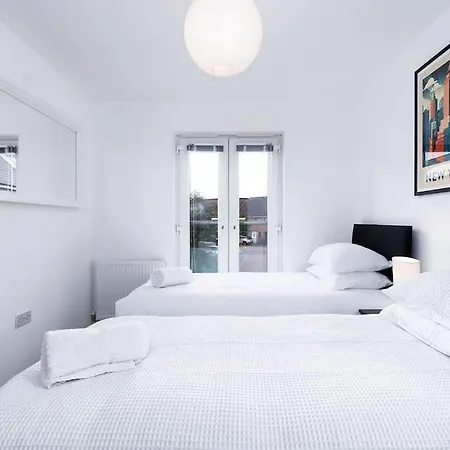 6 Beds 3 Bathroom House Close To Mcr City Centre *