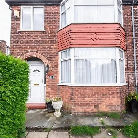 Windsor House 3 Bedrooms Sleeps 8 Манчестер