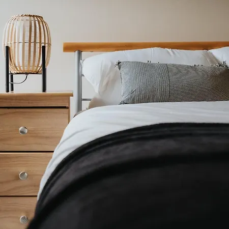 Brimmond Homes - Nr To Univ, Hospitals, O2 Apollo, Plab & 7 Mins To Centre - Stylish, Modern & Secure 2 Bed, 2 Bath With Allocated Free Parking Daire *