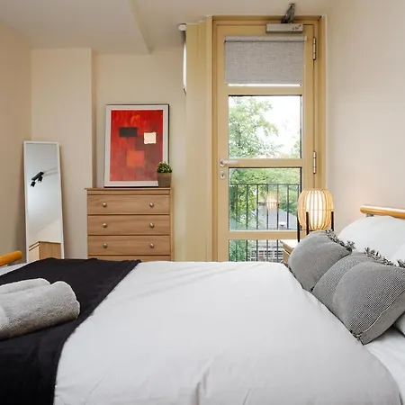 Brimmond Homes - Nr To Univ, Hospitals, O2 Apollo, Plab & 7 Mins To Centre - Stylish, Modern & Secure 2 Bed, 2 Bath With Allocated Free Parking Lägenhet *