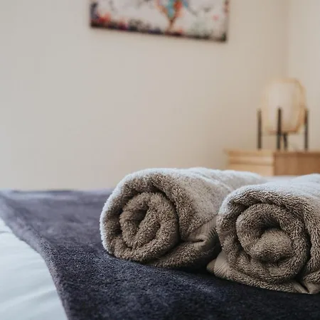 Brimmond Homes - Nr To Univ, Hospitals, O2 Apollo, Plab & 7 Mins To Centre - Stylish, Modern & Secure 2 Bed, 2 Bath With Allocated Free Parking