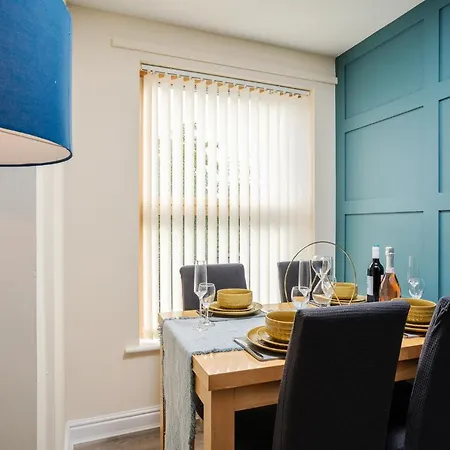 Brimmond Homes - Nr To Univ, Hospitals, O2 Apollo, Plab & 7 Mins To Centre - Stylish, Modern & Secure 2 Bed, 2 Bath With Allocated Free Parking
