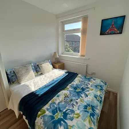House In The Heart Of Homestay Manchester