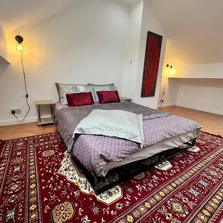 Rum i privatbostad House In The Heart Of