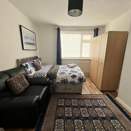 House In The Heart Of Homestay Manchester
