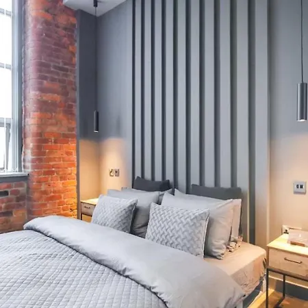 Immaculate 1-bed In