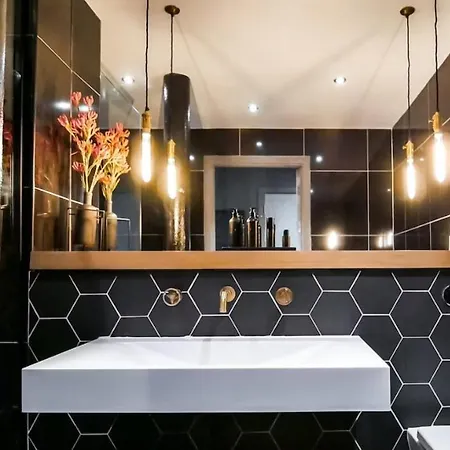 Immaculate 1-bed In Manchester