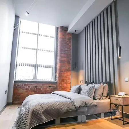 Immaculate 1-bed In Apartment Manchester