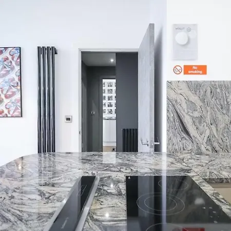 1-bed Loft - Free Parking Apartmán *