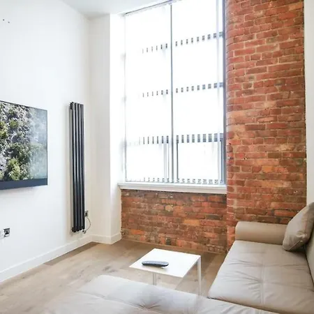 Immaculate 1-bed In Apartment Manchester