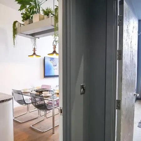1-bed Loft - Free Parking 公寓 *