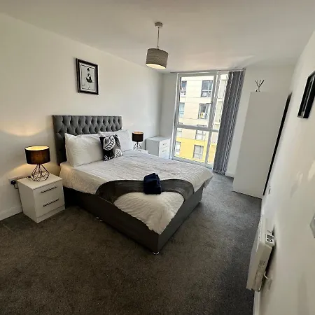 Lejlighed 2 Bed With Balcony, Centre *
