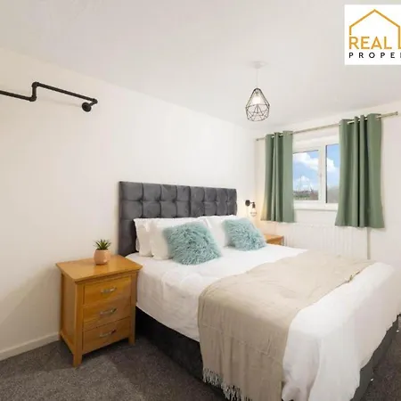 Spacious Three-bedroom House By Real Lush Properties In Plant Hill House * マンチェスター