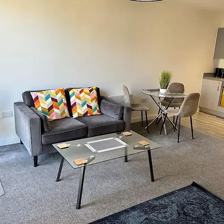 Apartment Cosy 2 Bed Sleeps 4+balcony