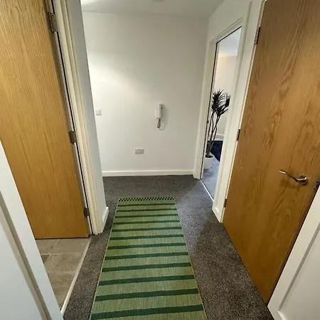 Apartment Cosy 2 Bed Sleeps 4+balcony *