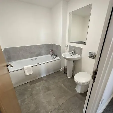 Lovely 2 Bed Mcr + Balcony Apartmán *