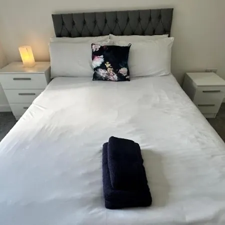 Xl 2 Bed Mcr Sleeps 7