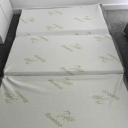 Xl 2 Bed Mcr Sleeps 7